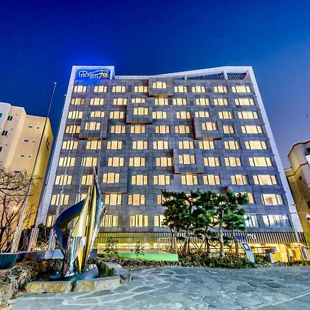 The First70 Hotel Согвипхо Экстерьер фото