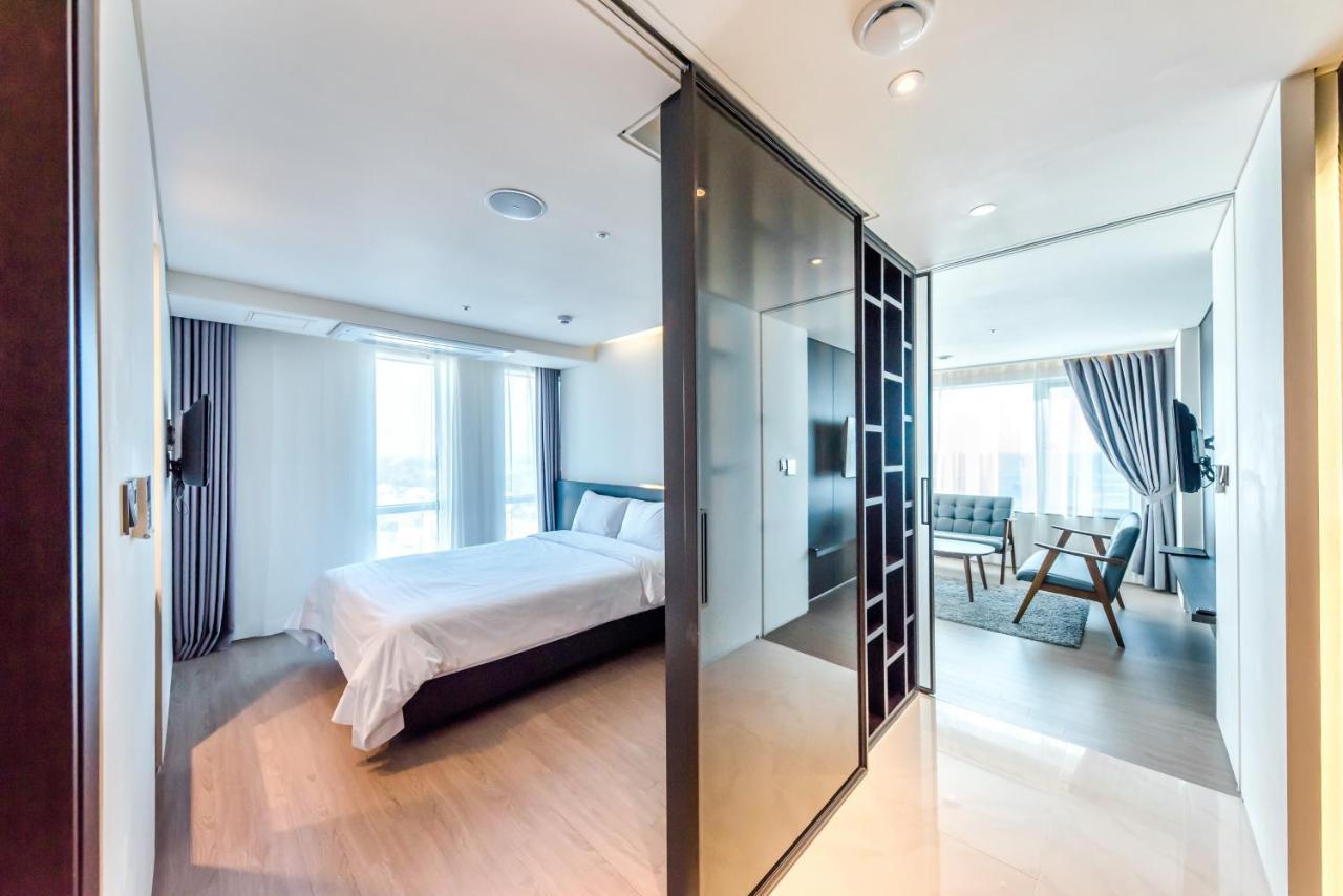 The First70 Hotel Согвипхо Экстерьер фото