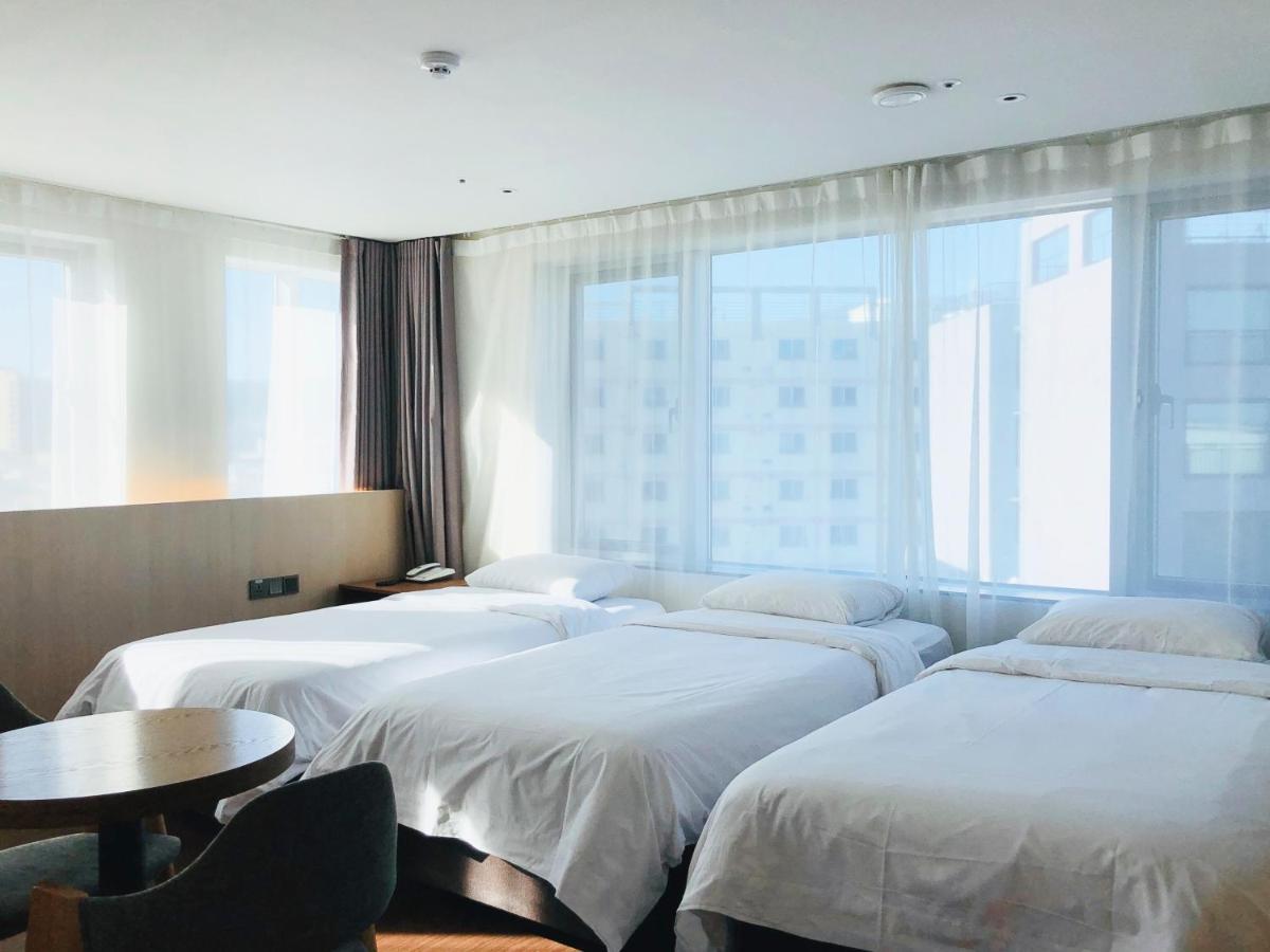 The First70 Hotel Согвипхо Экстерьер фото