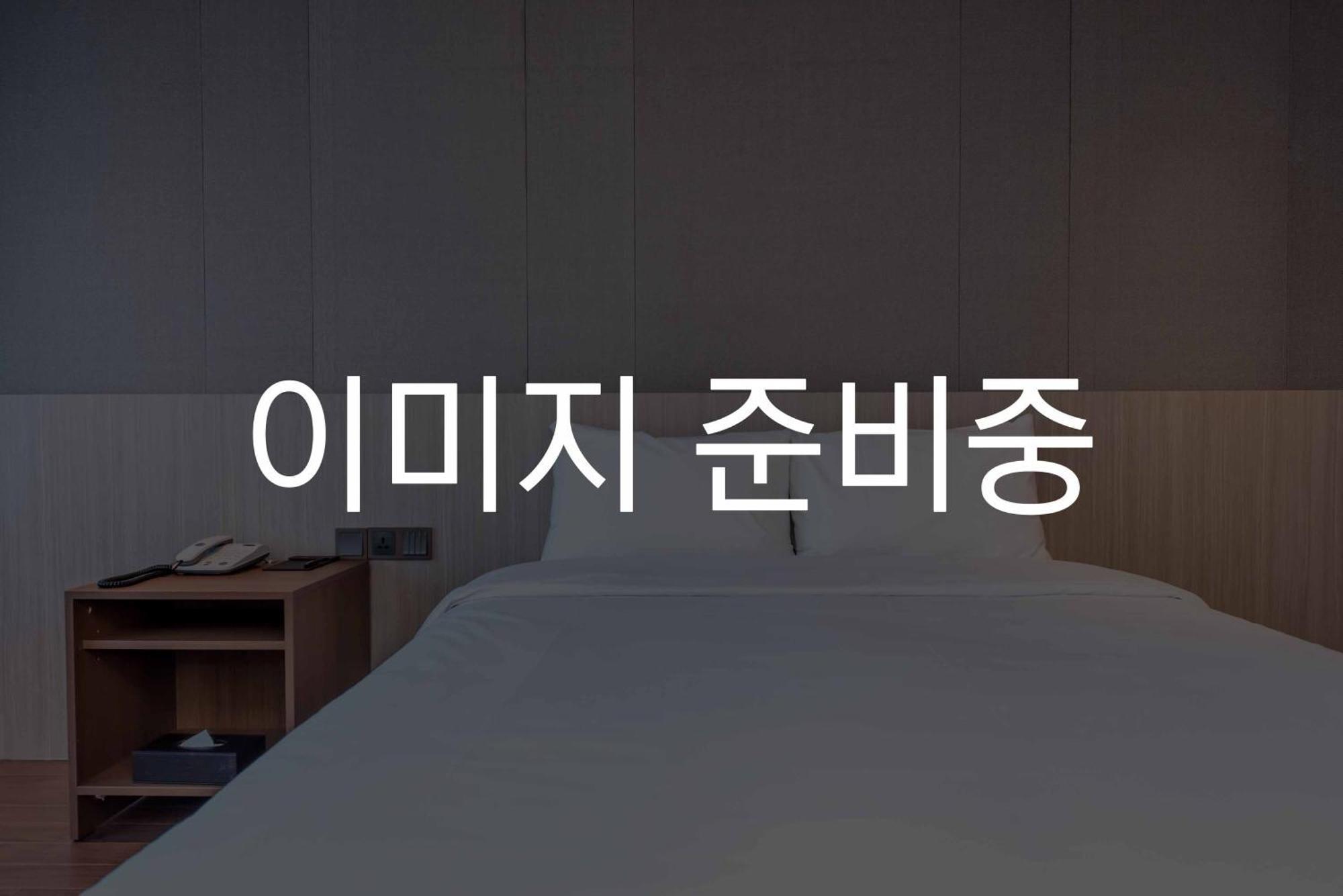 The First70 Hotel Согвипхо Экстерьер фото