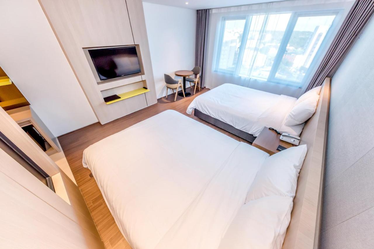 The First70 Hotel Согвипхо Экстерьер фото