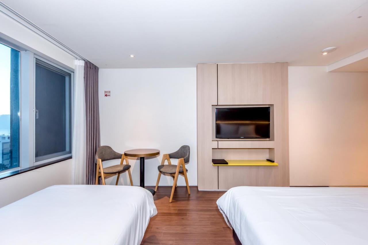The First70 Hotel Согвипхо Экстерьер фото