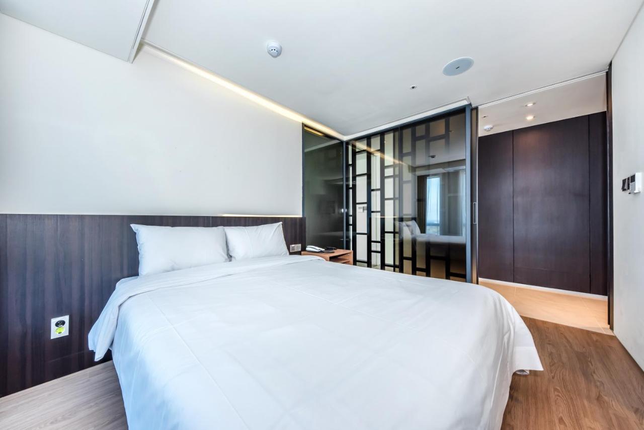 The First70 Hotel Согвипхо Экстерьер фото